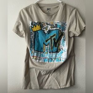 Graphic tee
